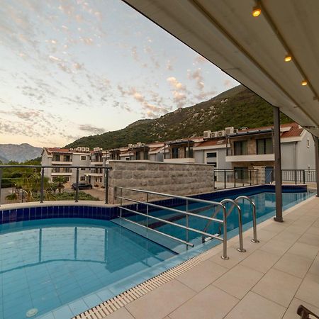 Green Bay Apartments Morinj Kotor Exterior photo