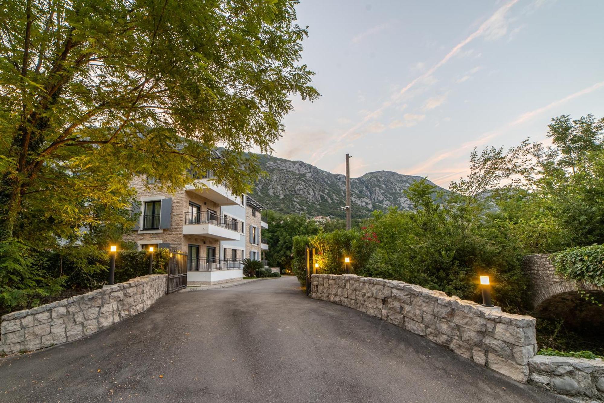 Green Bay Apartments Morinj Kotor Exterior photo