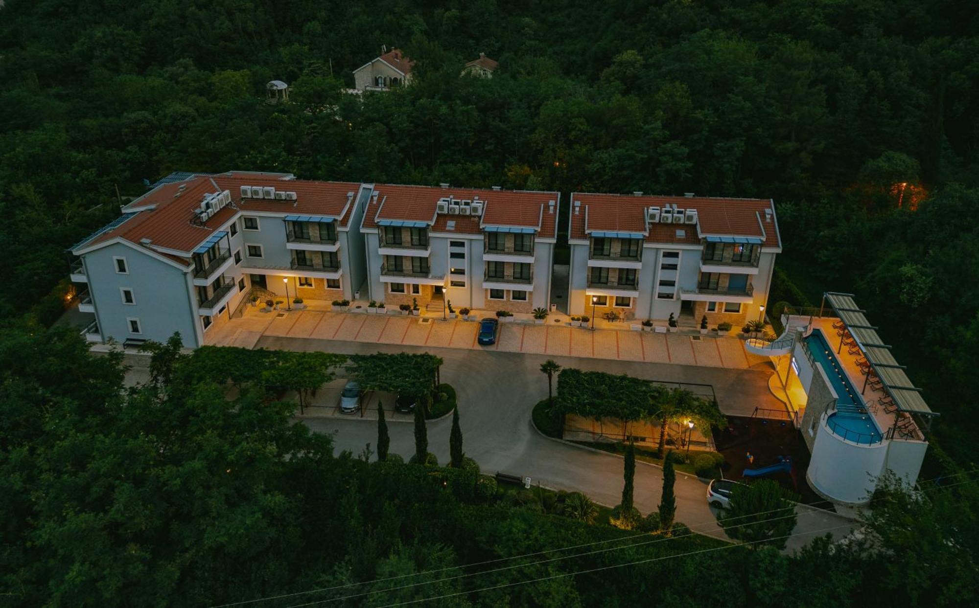 Green Bay Apartments Morinj Kotor Exterior photo